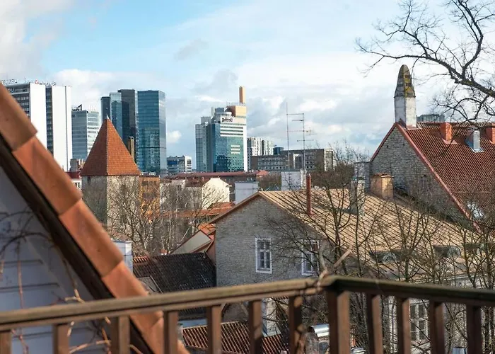 Top Floor Apartment With Two Balconies In The Old Town