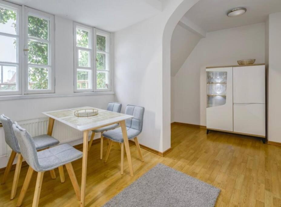 Apartment Floor With Two Balconies In The Old Town *
